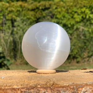 Selenite Sphere - Crystal Recharger Spiritual Healing Cleansing, Memory Stone Goddess Mineral Gypsum Orb Good Luck Protection Crown Chakra