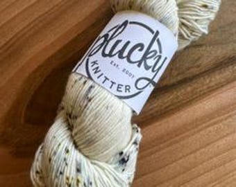 Plucky Primo Fingering yarn