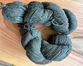 Heathered wool yarn