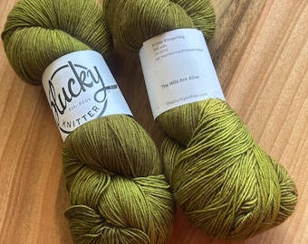 Plucky Primo Fingering yarn
