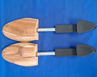 Vintage Wood SHOE TREES Travel Keeper Stretcher Form Shaper 10-12 1/2"