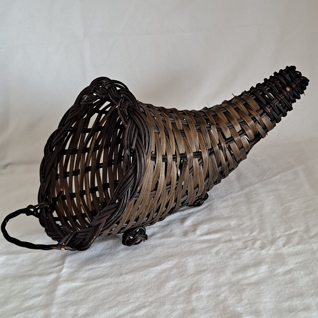 Vintage WICKER CORNUCOPIA BASKET Horn of Plenty Decoration 13 1/2