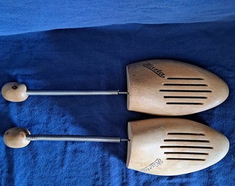 Vintage HARTA Wood SHOE TREES Size 7 Keeper Stretcher Form Wooden Shaper Germany