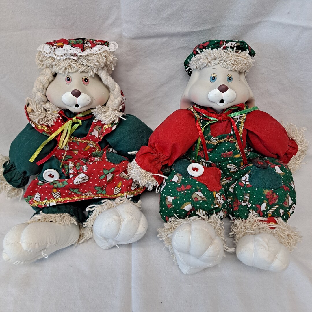 House of Lloyd HIP & HOP Bunny Shelf Sitters Christmas Around the World House Mantel Figurine 1