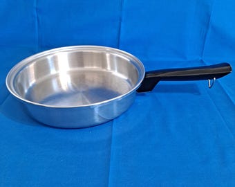 Amway Queen 18/8 Stainless Steel Multi-ply 8” 2 Quart Sauce Pan