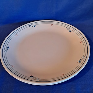 Vintage Lot 2 Corelle Corning COUNTRY VIOLETS Dinner PLATES 10 1/4&quot;