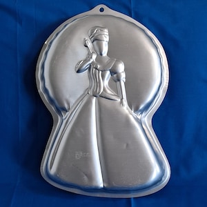 wilton princess dress cake pan Barbie Princess Cake. Wilton doll cake pan. Indian princess cake