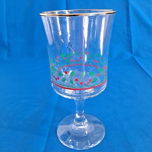 Vintage Arby&#39;s Vintage Christmas HOLLY BERRY Wine Glass Libbey Stemmed Goblet 1986