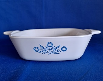 コーニングウエア　 ブルーフラワー 2QT オーブン皿　P-332 Amazon.com: Corning Ware Cornflower Blue 2 QT Casserole Cake