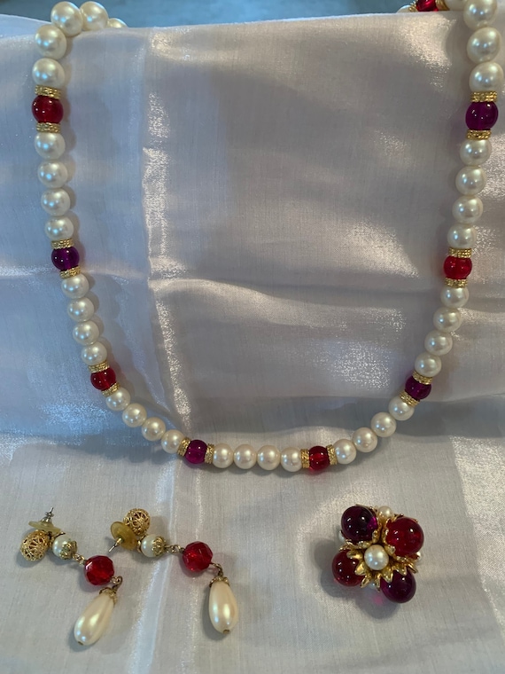 Vintage 1980's Pearl Jewelry Set - image 1