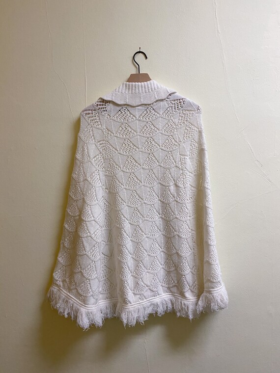 Vintage 1960's Wintuk Ivory Knit Cape with Fringe… - image 7