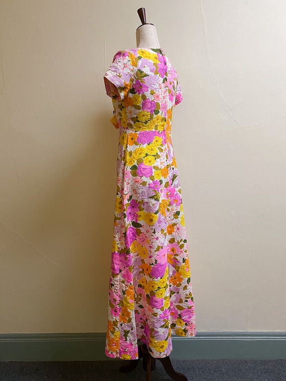 Vintage 1960's Bright Floral Short Sleeve Maxi Dr… - image 4