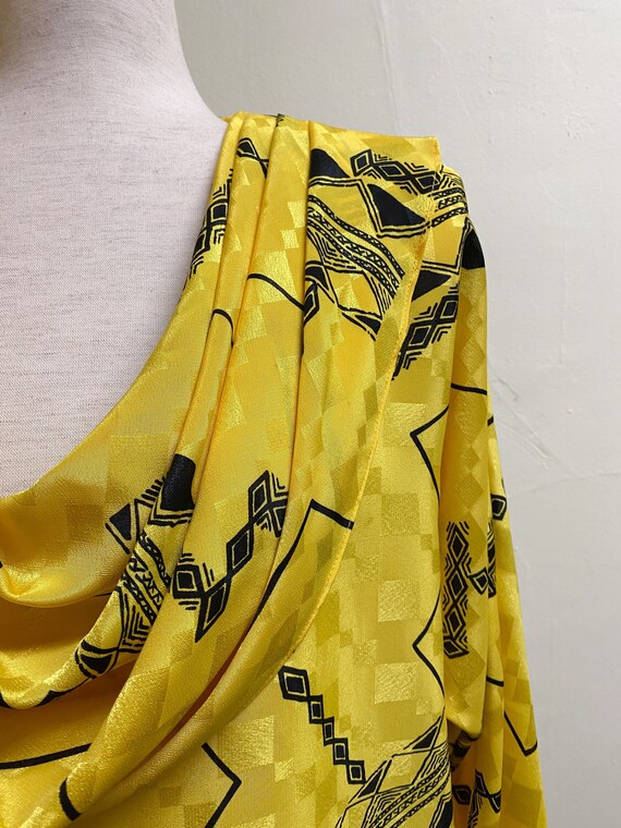 Vintage 1980's Cowl Neck Yellow Geometric Print D… - image 5