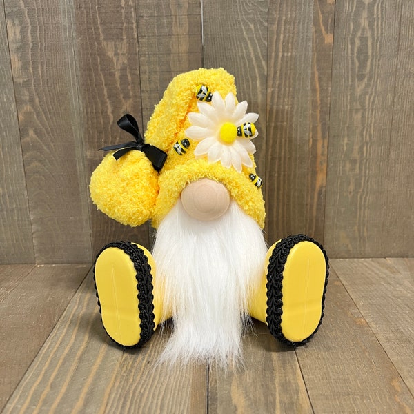 Sitting Spring Bee Gnome