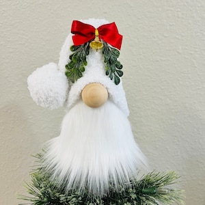 Mistletoe Gnome, Winter Gnome, Holiday Gnome, Christmas Gnome