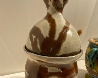 Keuze 1. Marsh Pottery dekselpot met honinglepel 2. Assisi Italië aardewerk dekselpot met deksel, kleurrijke keramische pot in apothekersstijl