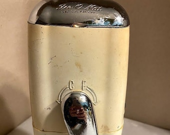 Rival Ice-O-Matic Ice Crusher ~  Have to Have Mid-Century Bar Accessories