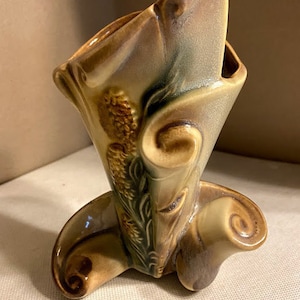Vintage Hull Parchment and Pine/wheat Ceramic Vase