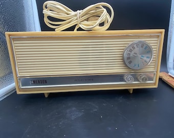 Vintage Emerson 31t60 Model solid state transistor radio