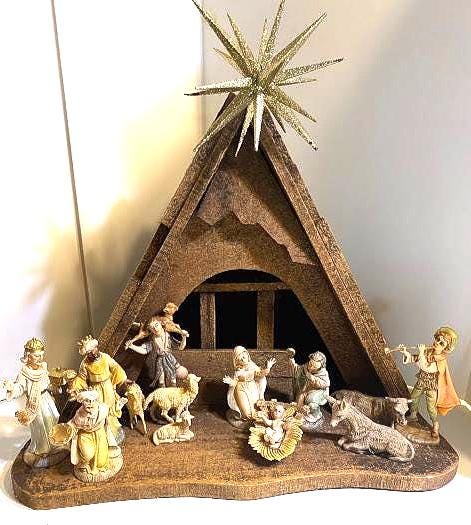 Vintage Wood Creche' With Nativity Scene Made in Italy 16x13x8 - Etsy