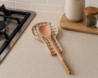 Reposacucharas de cerámica hecho a mano, diseño de cuadrícula, decoración moderna para cocinas de estilo rústico.