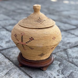 Vintage Authentic Eskimo Basket - 1890-1910