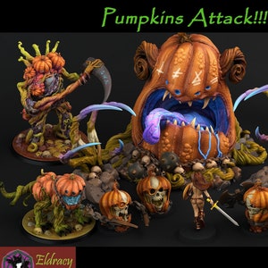 Puede incluir: Un conjunto de figuras en miniatura con temática de calabaza, que incluye un gran monstruo de calabaza con una boca abierta y una lengua, criaturas de calabaza más pequeñas y una figura humana. Las figuras están pintadas en colores vibrantes, incluyendo naranja, verde y morado. El título "Pumpkins Attack!!! 2" es visible en la parte superior de la imagen.