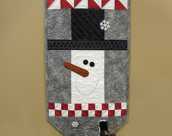 Digital quilted snowman wall hanging pattern, PDF snowman pattern, Welcome Frosty Pattern, Christmas Winter