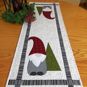 Digital Gnome table runner pattern, PDF, Winter, Christmas image 3