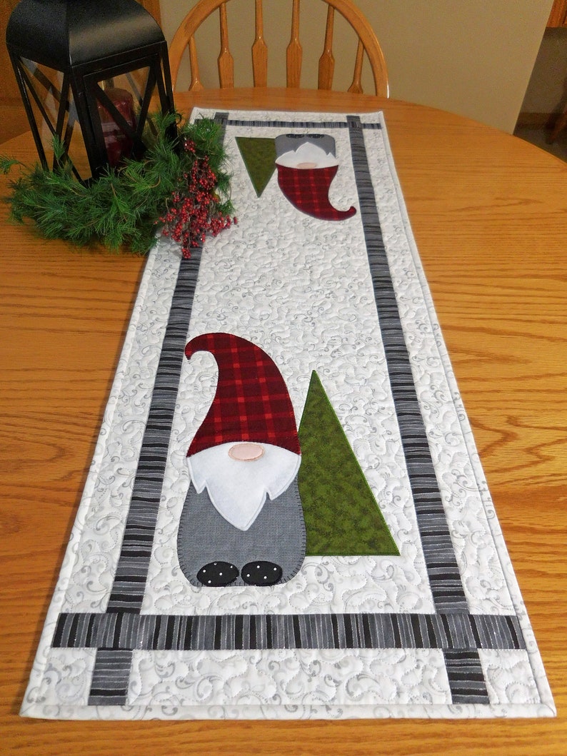 Digital Gnome table runner pattern, PDF, Winter, Christmas image 3