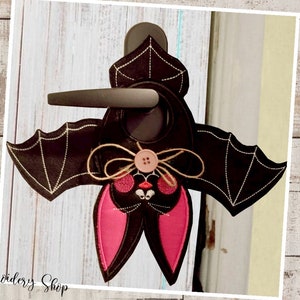 Bat Halloween Door Hanger ITH Machine Embroidery Design, Embroidery Patterns, Embroidery Files, Instant Download. In THe Hoop