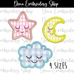 Peut inclure: Trois patchs brodés représentant une étoile rose et blanche à carreaux, un croissant de lune jaune et blanc à carreaux et un nuage bleu et blanc à carreaux. Chaque patch a un visage souriant avec les yeux fermés. Le texte "4 SIZES" est visible dans le coin inférieur droit de l'image.