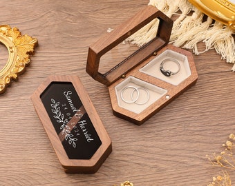 Benutzerdefinierte Ringbox aus Holz, personalisierte UV-Druck-Verlobungsringbox, sechseckiger Ringträger, Eheringetui mit doppeltem Schlitz, Ringhalter für den Antrag