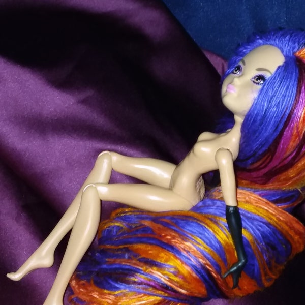 Ooak Ever after high briar Beauty rerooted Puppe