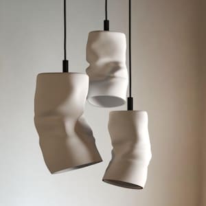 Lámpara colgante de arcilla Wabi Sabi para interiores Japandi, estilo de vida peculiar, regalos personalizados con nombre y mensaje - Naaya Tamarind