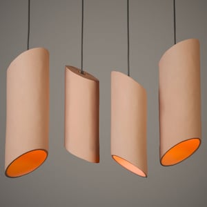 Lampada a sospensione minimalista in ceramica Naaya SHOOTS, lampada per arredamento, regalo di inaugurazione della casa, lampada a sospensione in argilla, lampada Wabi Sabi