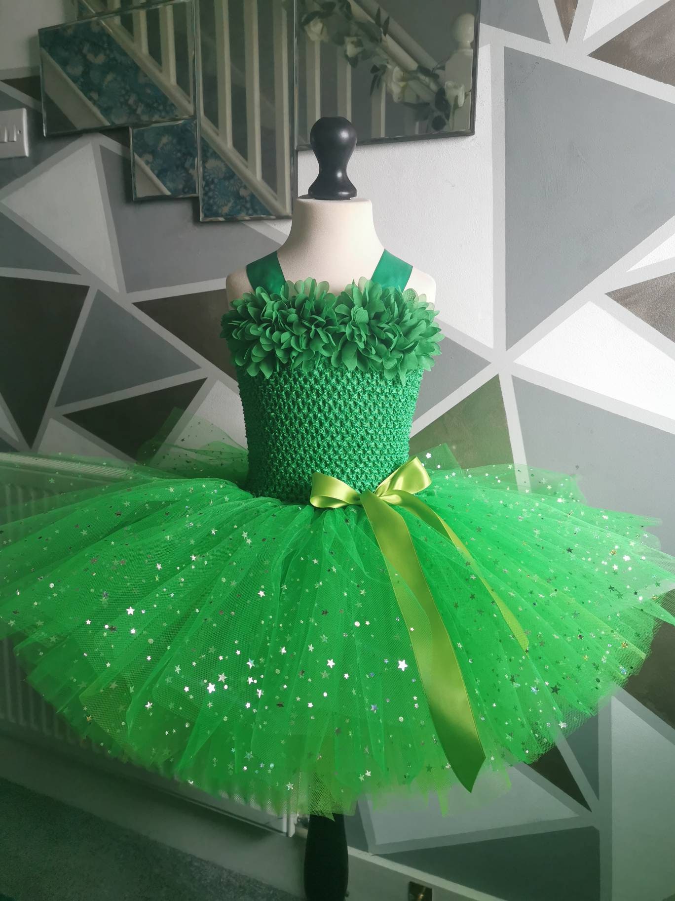 costume-carnevale-fai-da-te-trilly-tulle-verde  Carnevale, Abiti da donna  con motivi floreali, Decorazioni carnevale