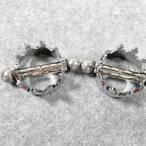 1 Pair Stainless Steel Magnetic suction Nipple Clamps Stimulator Crown Breast Clips Nipple Restraints