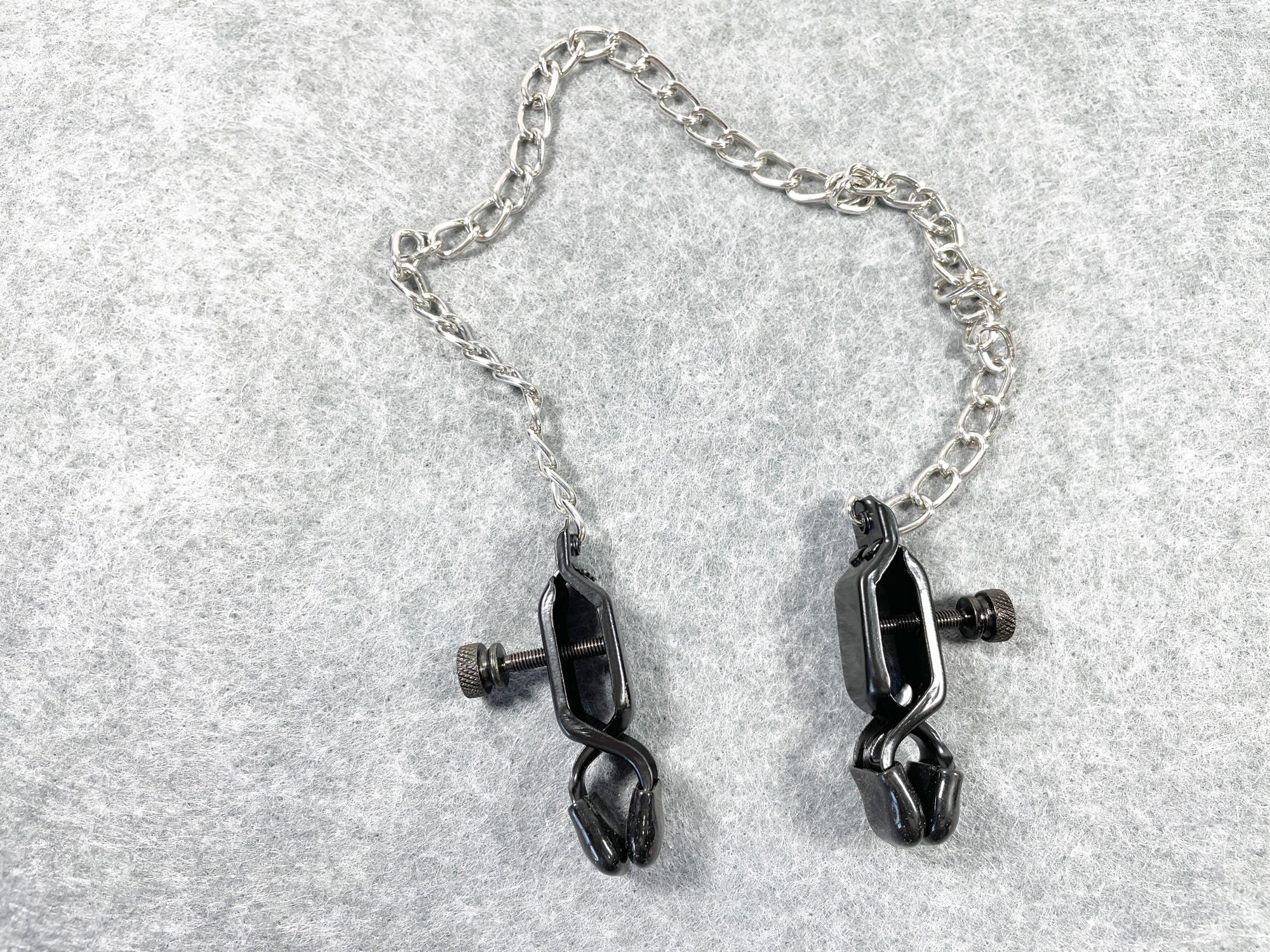 1 Pair Black Stainless Steel Nipple Clamps Breast Clips Nipple Chains