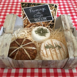 Caissette en carton de 3 bougies fromages de chèvre en trompe-l'oeil