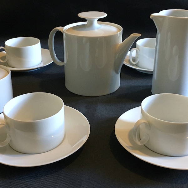 Vintage 70s Design tea service in white Thomas porcelain, Médaillon Blanc collection.