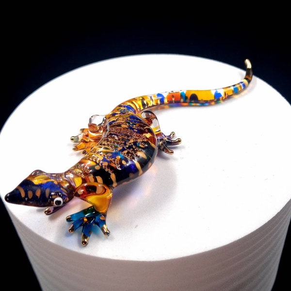 Petit lézard, lézard de camouflage bleu et jaune, lézard de verre, animal en verre, figurine animale, décor à la maison, figurine en verre