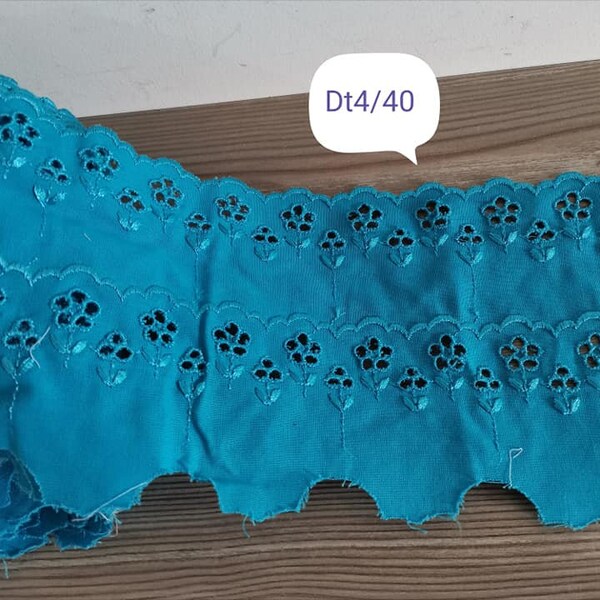 2 Mètres de dentelle brodée turquoise dt4/40