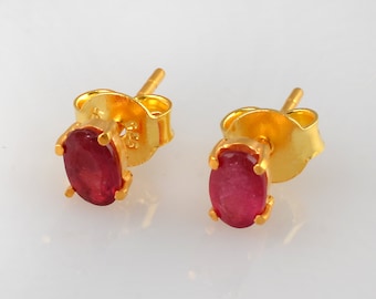 天然ルビースタッドピアス：925スターリングシルバー、金メッキ