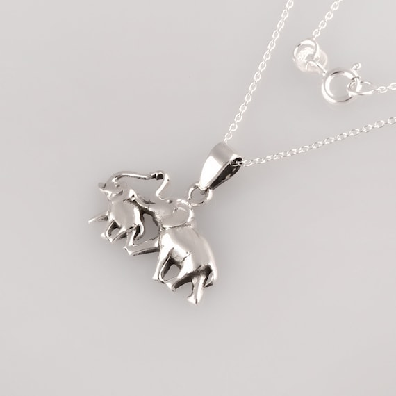 Collana in argento con elefante mamma e bambino, collana di animali in argento, ciondolo delicato con elefante, regalo per la mamma, gioielli minimalisti - Italia