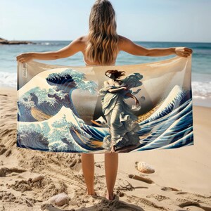 Artistic Ocean Wave Microfiber Beach Towel – Quick Dry Sand Free Towel for Pool, Travel, Vacations, and Outdoor Adventures