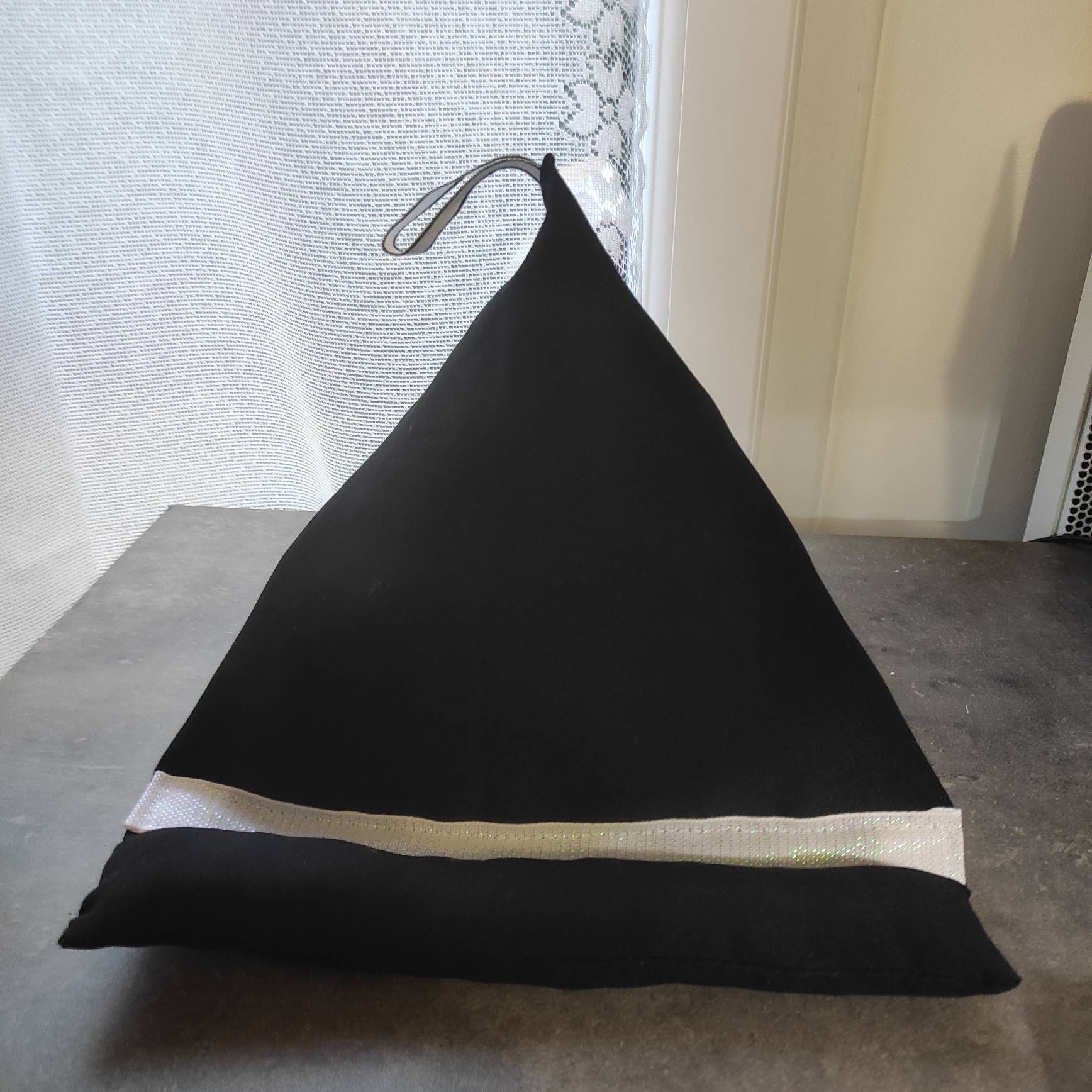 Support Originale en Tissu Pour Tablette , Portable et Livre