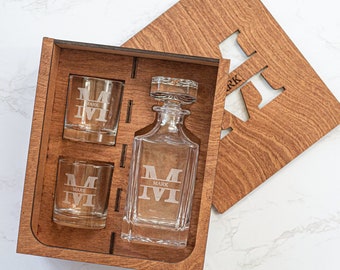 Personalized Whiskey Decanter Set  - The Perfect Gift For Him, Boyfriend Gift or Wedding Gift Fathers Day