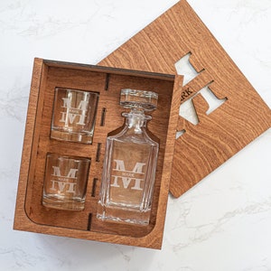 Personalized Whiskey Decanter Set  - The Perfect Gift For Him, Boyfriend Gift or Wedding Gift Fathers Day