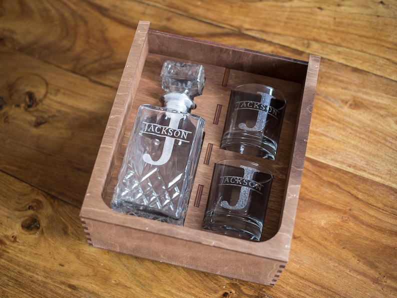 Carafe en verre à whisky personnalisée Le cadeau parfait pour lui, un cadeau pour un petit ami ou un cadeau de mariage image 2